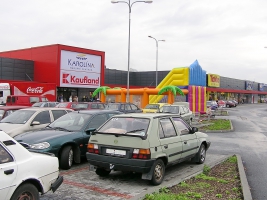 Atrakce skákací hrad se skluzavkou k zapůjčení