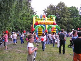 Velký nafukovací hrad se skluzavkou k zapůjčení