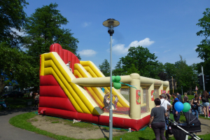 Skákací hrad se skluzavkou Dětský svět